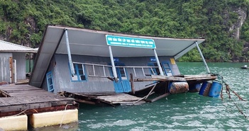 Quảng Ninh: Khu Bảo tồn lớp học làng chài trên Vịnh Hạ Long bị chìm Quảng Ninh: Khu Bảo tồn lớp học làng chài trên Vịnh Hạ Long bị chìm