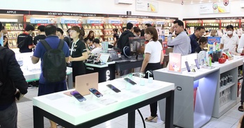 Lần đầu tiên, FPT Shop mở bán online loạt iPhone 15 ngay trong đêm