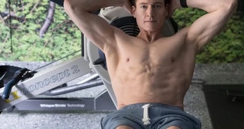 CEO 46 tuổi cố trẻ lại như tuổi 18, uống hơn 100 viên thuốc/ngày, ngủ trong phòng chỉ có 3 thứ CEO 46 tuổi cố trẻ lại như tuổi 18, uống hơn 100 viên thuốc/ngày, ngủ trong phòng chỉ có 3 thứ