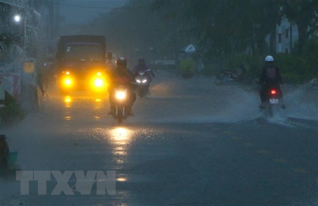 Cả nước có mưa rào và dông tập trung vào chiều tối và đêm