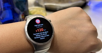 Smartwatch dần chiếm ưu thế so với đồng hồ truyền thống Smartwatch dần chiếm ưu thế so với đồng hồ truyền thống