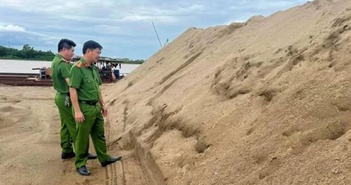Quảng Bình: Phát hiện cơ sở khai thác trái phép gần 2000m3 cát Quảng Bình: Phát hiện cơ sở khai thác trái phép gần 2000m3 cát