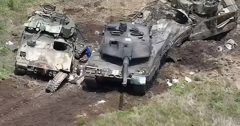 Nga hạ xe tăng Leopard 2 có kíp lái nói tiếng Đức Nga hạ xe tăng Leopard 2 có kíp lái nói tiếng Đức