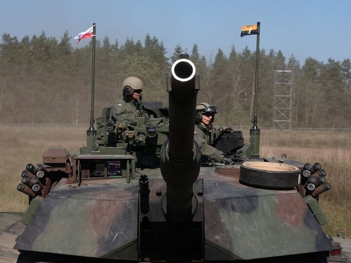 M1 Abrams của Mỹ là dòng xe tăng NATO duy nhất của Ukraine chưa tham gia xung đột. (Ảnh: The Wall Street Journal)
