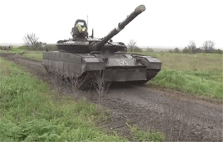 Xe tăng T-80BVM trên chiến trường Ukraine.