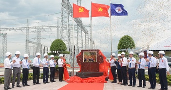 Các phong trào thi đua đã tạo nên con người EVNNPT có bản lĩnh vững vàng và khát vọng vươn lên Các phong trào thi đua đã tạo nên con người EVNNPT có bản lĩnh vững vàng và khát vọng vươn lên