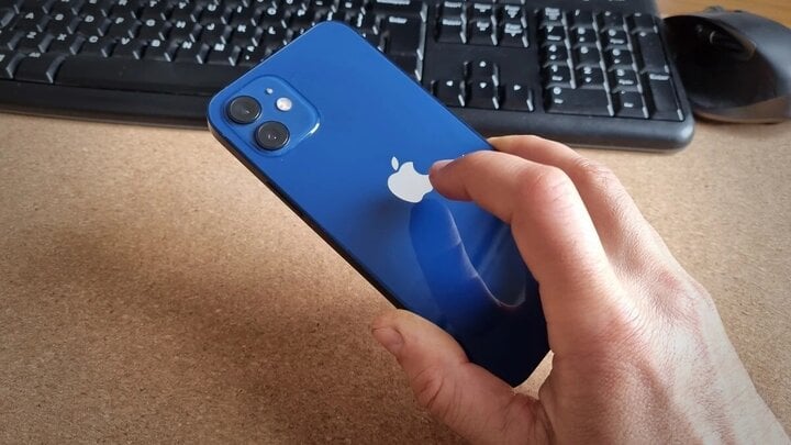 Tính năng độc đáo của logo quả táo trên iPhone