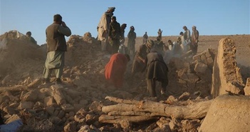 Động đất ở Afghanistan: Số nạn nhân thiệt mạng lên tới hơn 2.400 người Động đất ở Afghanistan: Số nạn nhân thiệt mạng lên tới hơn 2.400 người