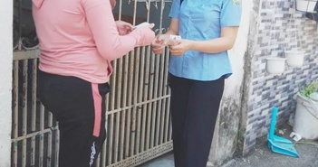 Gian nan thu tiền rác không dùng tiền mặt Gian nan thu tiền rác không dùng tiền mặt