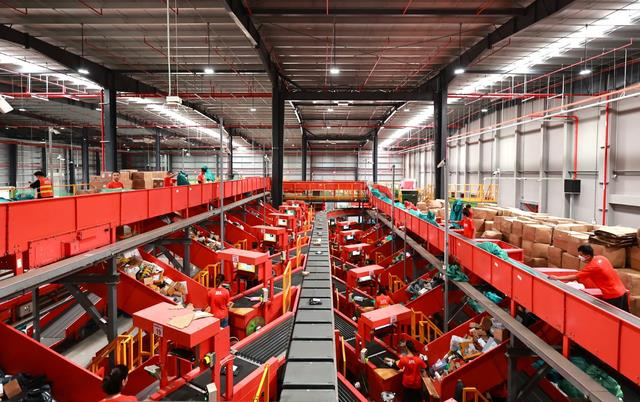 Thời đại các sàn "đốt tiền" cho khuyến mại sắp qua, Lazada và Shopee sẽ "đốt" vào đâu cho ván đấu mới? - Ảnh 6.