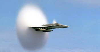 Tại sao máy bay sử dụng Mach thay vì km để mô tả tốc độ?