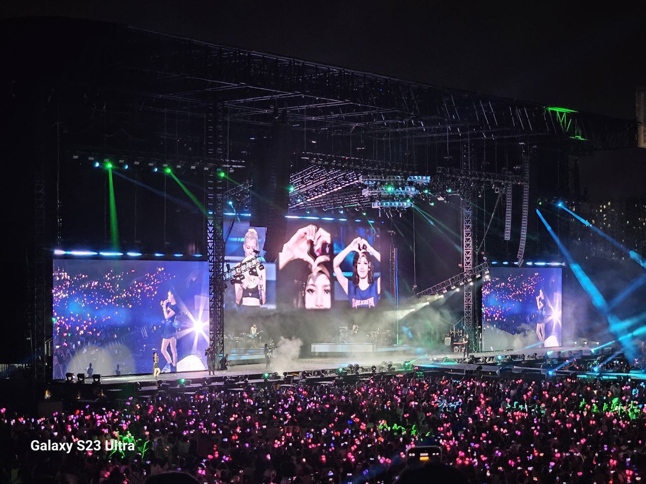 Cầm Galaxy S23 Ultra đi concert BlackPink mới thấy zoom quang 10x “hơn người” đến mức nào - Ảnh 2.