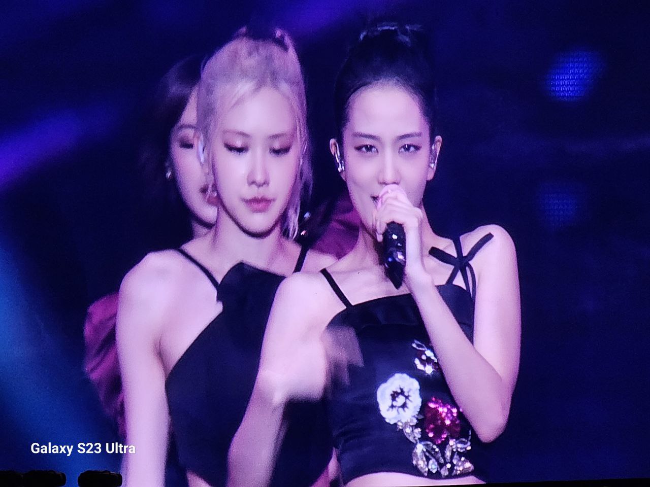 Cầm Galaxy S23 Ultra đi concert BlackPink mới thấy zoom quang 10x “hơn người” đến mức nào - Ảnh 7.