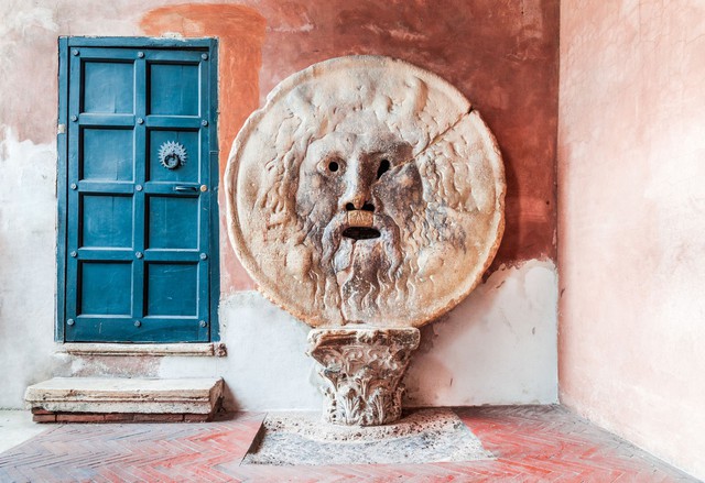 Mouth of Truth: Một chiếc mặt nạ bằng đá cẩm thạch hay máy phát hiện nói dối cổ xưa của Rome?