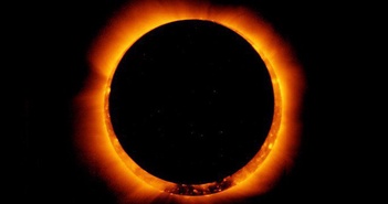 Hôm nay, "vòng lửa" hiện giữa trời: NASA bắn ngay 3 quả rốc-két Hôm nay, "vòng lửa" hiện giữa trời: NASA bắn ngay 3 quả rốc-két