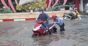 Bạc Liêu: Nhiều tuyến đường nội đô ngập nặng sau cơn mưa lớn Bạc Liêu: Nhiều tuyến đường nội đô ngập nặng sau cơn mưa lớn