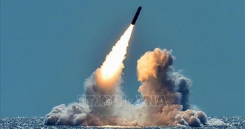 Nga phóng thành công ICBM Bulava từ tàu ngầm tuần dương