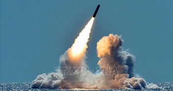 Nga phóng thành công ICBM Bulava từ tàu ngầm tuần dương Nga phóng thành công ICBM Bulava từ tàu ngầm tuần dương