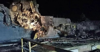 Tàu chiến mang tên lửa Nga hư hại nặng sau cuộc tấn công của Ukraine Tàu chiến mang tên lửa Nga hư hại nặng sau cuộc tấn công của Ukraine