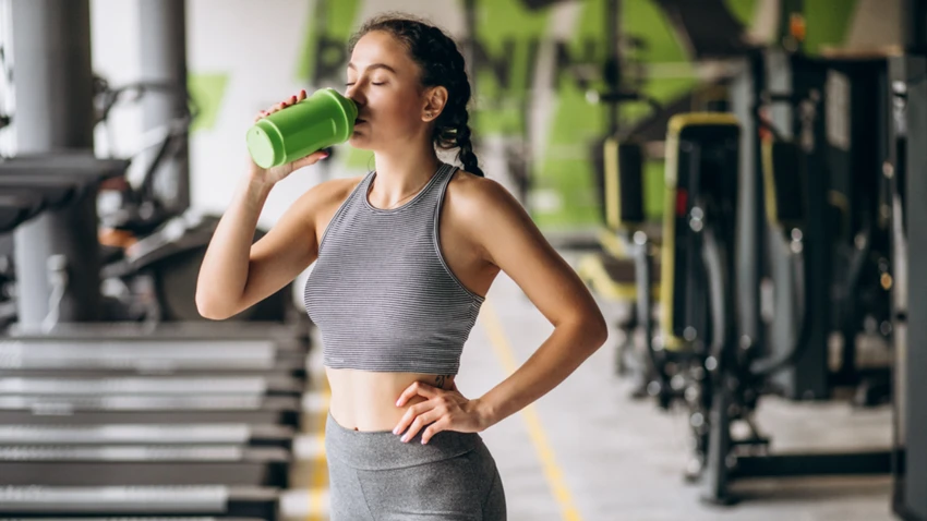 Nên uống nước gì trước, trong và sau khi tập gym?