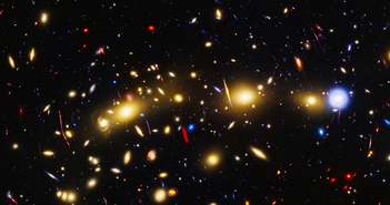 NASA quan sát Cụm thiên hà Cây Giáng sinh khoe sắc trong vũ trụ NASA quan sát Cụm thiên hà Cây Giáng sinh khoe sắc trong vũ trụ