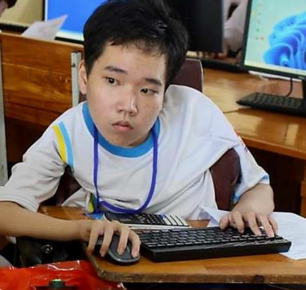 Cậu học trò yếu tứ chi và nỗ lực để 'Tỏa sáng nghị lực Việt năm 2023'