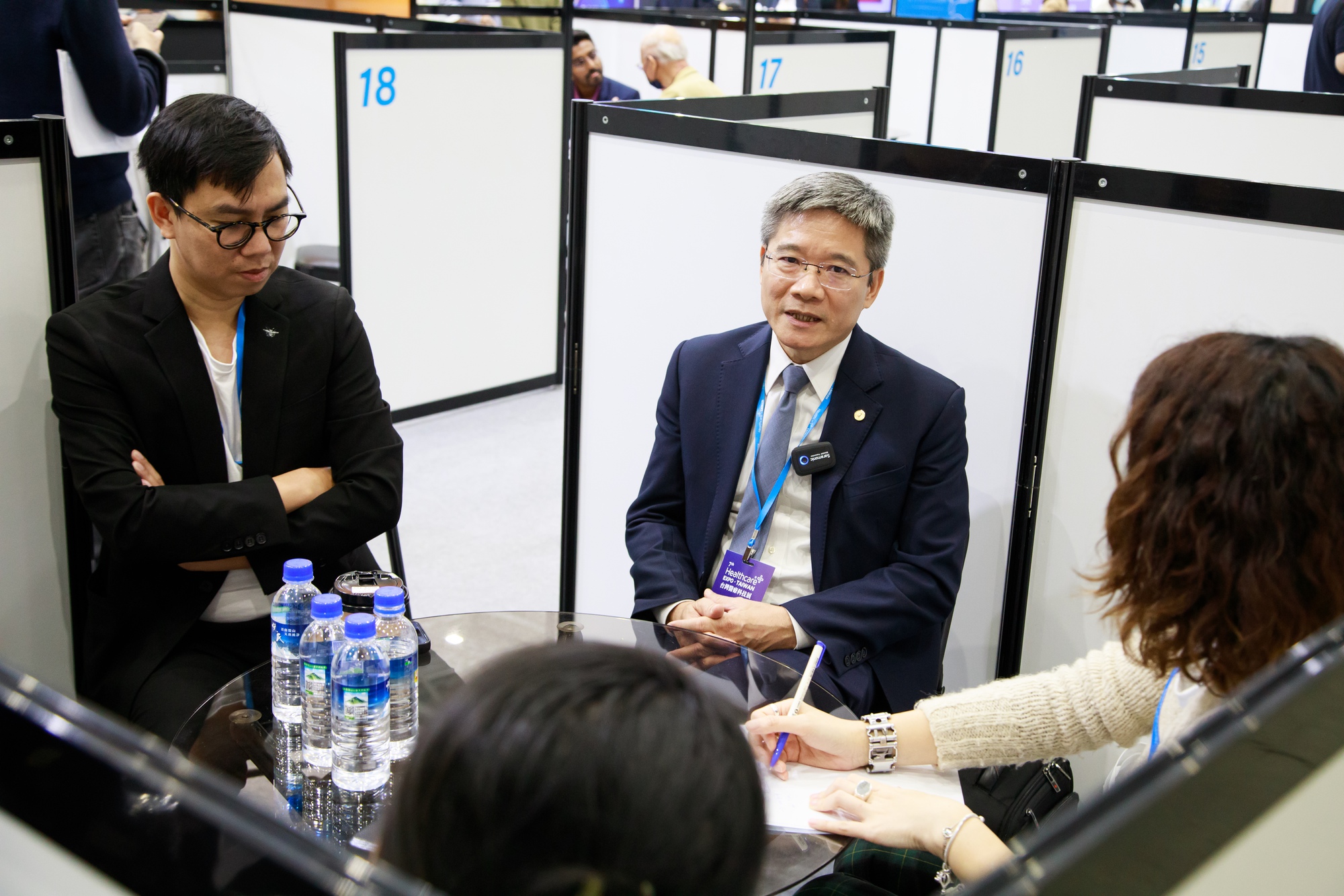 AI tiếp tục gây sốt ở hội chợ công nghệ sức khỏe lớn nhất châu Á  - Ảnh 6.