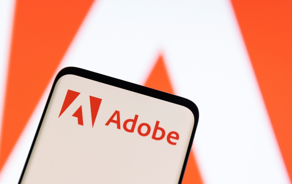 Người Việt rủ nhau chuyển vùng để mua bộ phần mềm Adobe giá rẻ