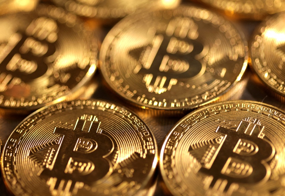 Giá Bitcoin tăng vọt