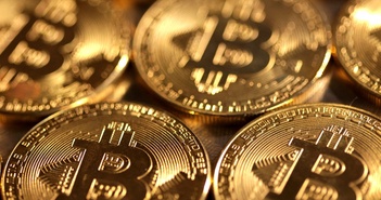 Giá Bitcoin tăng vọt