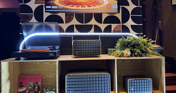 Loa JBL Authentics phong cách hoài cổ ra mắt tại Việt Nam Loa JBL Authentics phong cách hoài cổ ra mắt tại Việt Nam