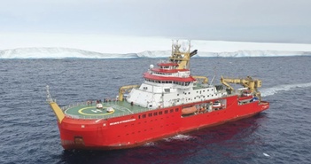 Tàu nghiên cứu Anh chạm trán tảng băng lớn nhất thế giới sau khi tách rời Nam Cực Tàu nghiên cứu Anh chạm trán tảng băng lớn nhất thế giới sau khi tách rời Nam Cực