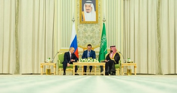 Tổng thống Nga Putin tới Saudi Arabia để thảo luận một loạt vấn đề Tổng thống Nga Putin tới Saudi Arabia để thảo luận một loạt vấn đề