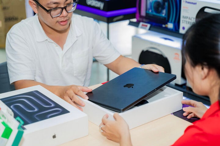 MacBook Pro chạy chip M3 về Việt Nam, đắt nhất trên 100 triệu đồng