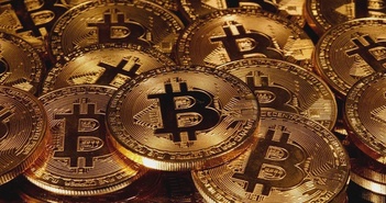 Mỗi giao dịch Bitcoin tiêu thụ lượng nước của bể bơi