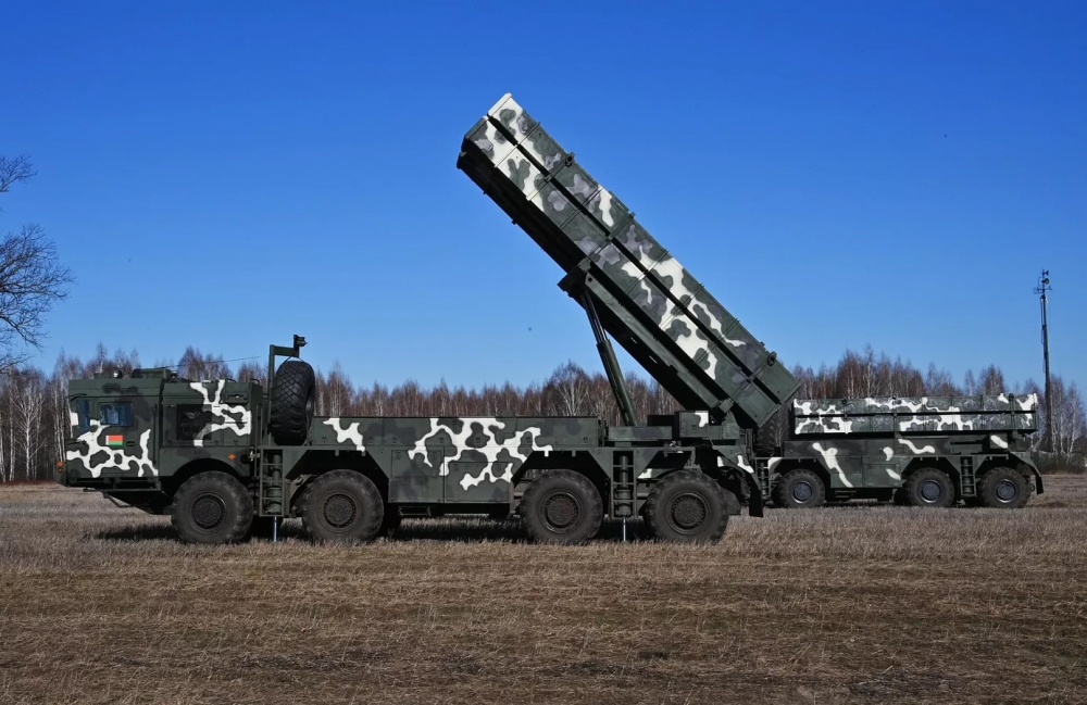polonez-m - hệ thống tên lửa pháo binh belarus có thể mạnh hơn cả atacms hình ảnh 1 polonez-m - he thong ten lua phao binh belarus co the manh hon ca atacms hinh anh 1
