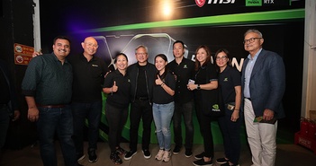 CEO Nvidia Jensen Huang tham dự sự kiện cho fan tại Việt Nam