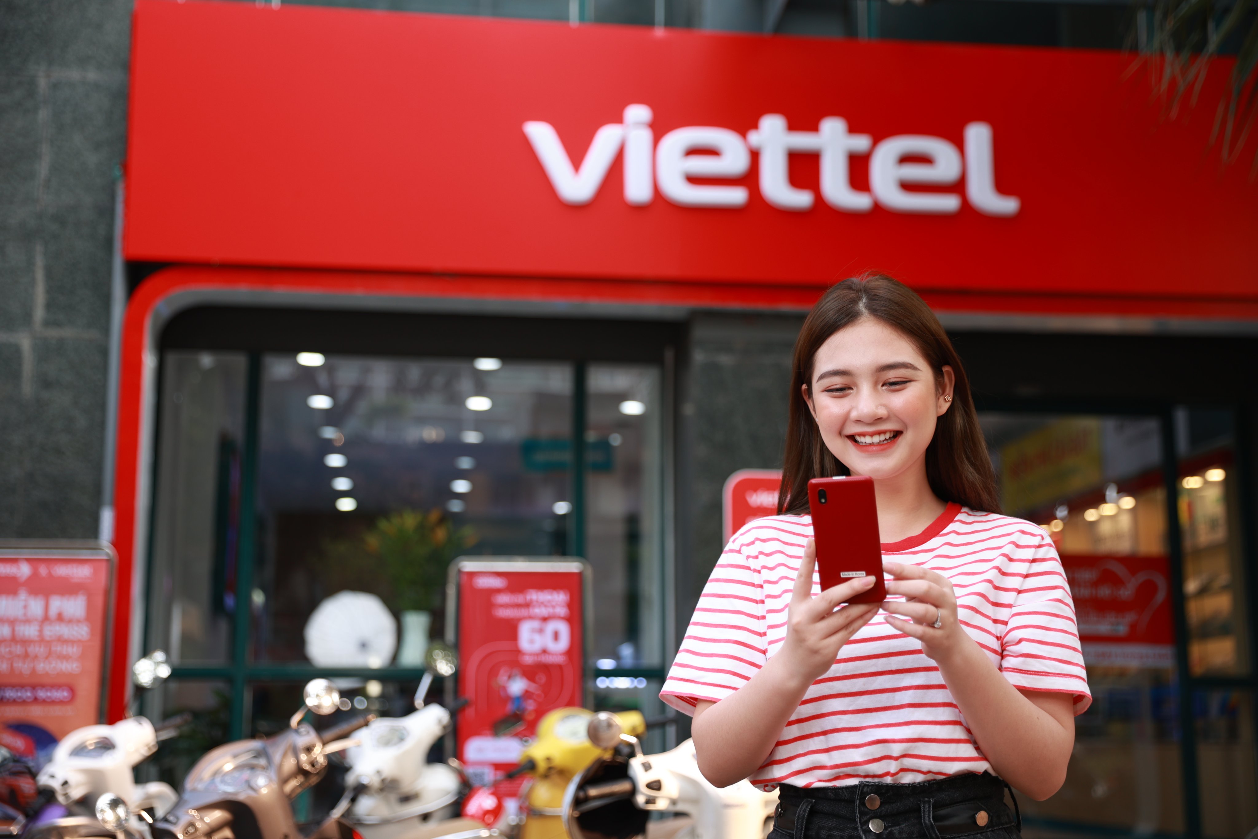 Viettel Telecom 'mưa' ưu đãi hưởng ứng ngày chuyển đổi số quốc gia 10.10