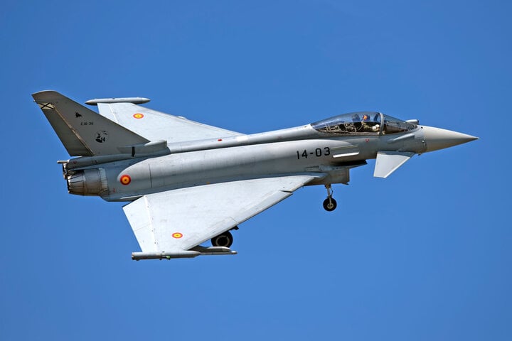 Máy bay Eurofighter Typhoon.