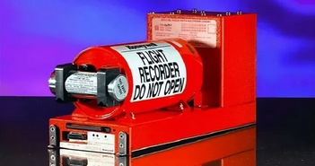 Tại sao mọi thứ đều bị phá hủy trong một vụ tai nạn máy bay ngoại trừ hộp đen? Tại sao mọi thứ đều bị phá hủy trong một vụ tai nạn máy bay ngoại trừ hộp đen?