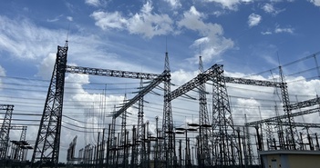 Đóng điện Trạm biến áp 220kV Duyên Hải và đấu nối: Tăng cường đảm bảo điện cho tỉnh Trà Vinh Đóng điện Trạm biến áp 220kV Duyên Hải và đấu nối: Tăng cường đảm bảo điện cho tỉnh Trà Vinh