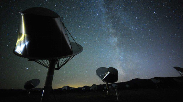Kính thiên văn “săn tìm người ngoài hành tinh” bắt được 35 tín hiệu lạ