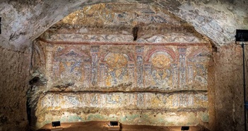 Tìm thấy bức tranh khảm 2.300 năm tuổi quý hiếm dưới lòng thành Rome