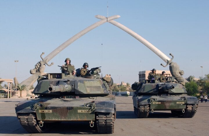 M1A1 Abrams tiến vào Baghdad, Iraq, 2003. Ảnh Wikipedia.