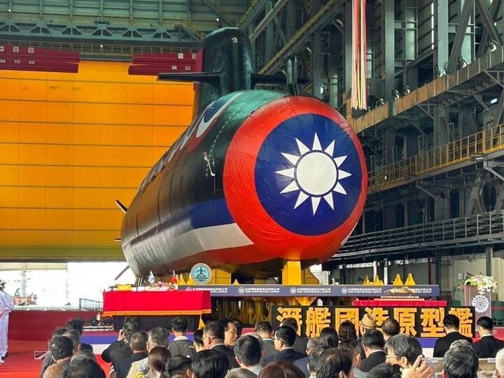 Đài Loan hạ thủy tàu ngầm Haikun tại xưởng đóng tàu Cao Hùng ngày 28/9/2023.