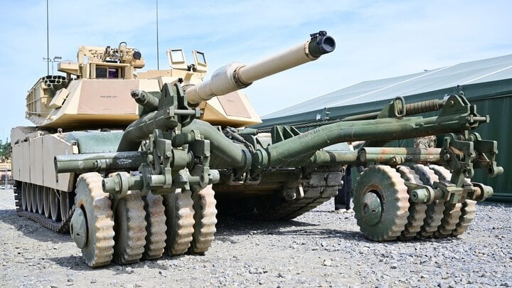 Điều gì khiến xe tăng Mỹ không xuất hiện ở miền đông Ukraine?