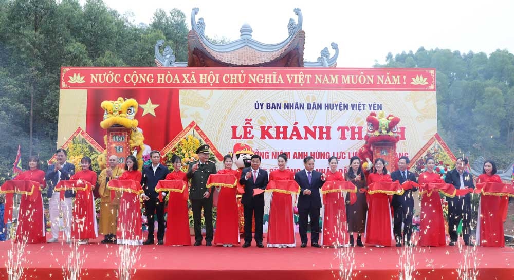 bắc giang khánh thành khu tưởng niệm anh hùng liệt sĩ cao kỳ vân hình ảnh 1 bac giang khanh thanh khu tuong niem anh hung liet si cao ky van hinh anh 1