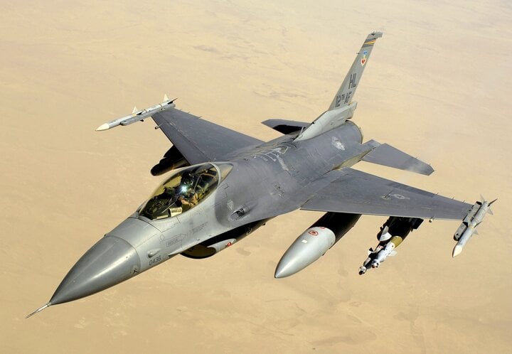 Máy bay chiến đấu F-16A/B.