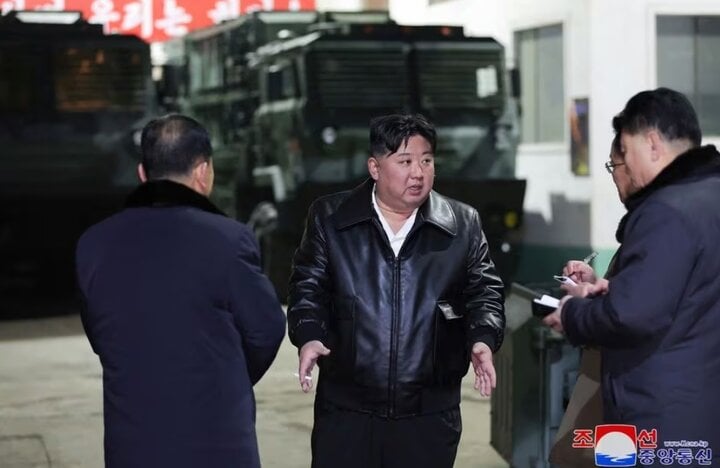 Chủ tịch Triều Tiên thăm nhà máy vũ khí, kêu gọi điều chỉnh sản xuất