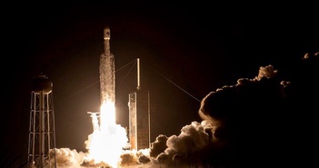 Tên lửa 'con cưng' của Elon Musk chở tàu vũ trụ tuyệt mật của Mỹ lên quỹ đạo: 8,5 phút, đáp đất mỹ mãn
